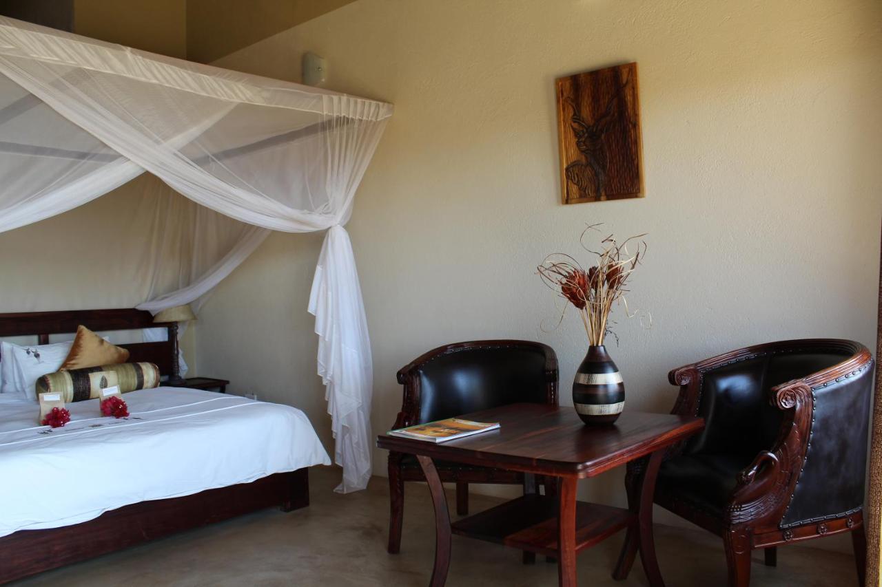 Okutala Etosha Lodge Outjo Exterior foto
